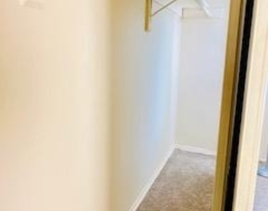 15064 Haslemere Court - Photo Thumbnail 19
