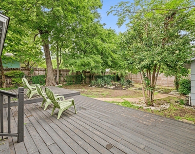 1422 Yorkshire Dr - Photo Thumbnail 23