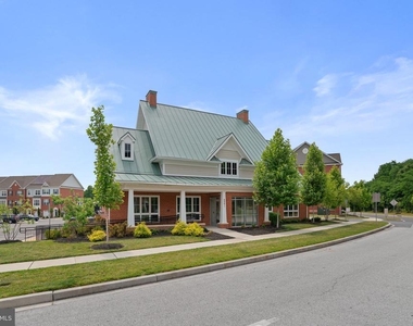 8017 Potter Place - Photo Thumbnail 41
