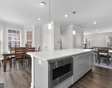8017 Potter Place - Photo Thumbnail 6