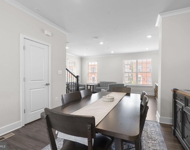 8017 Potter Place - Photo Thumbnail 14