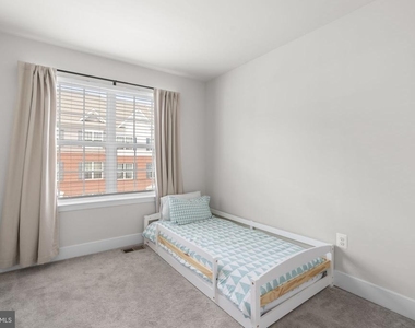 8017 Potter Place - Photo Thumbnail 28