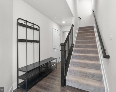 8017 Potter Place - Photo Thumbnail 32