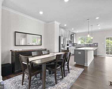 8017 Potter Place - Photo Thumbnail 12