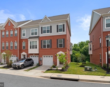 8017 Potter Place - Photo Thumbnail 1