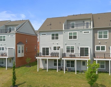 8017 Potter Place - Photo Thumbnail 39