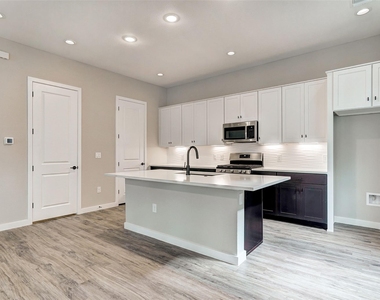 3809 Valley View Rd - Photo Thumbnail 11