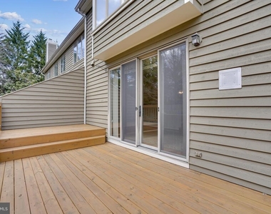 5205 Columbia Road - Photo Thumbnail 12