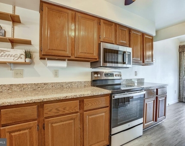 5205 Columbia Road - Photo Thumbnail 4