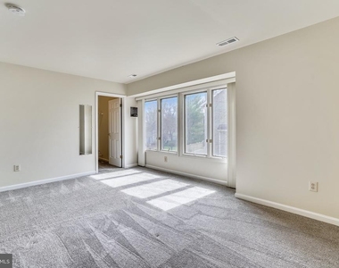 5205 Columbia Road - Photo Thumbnail 15