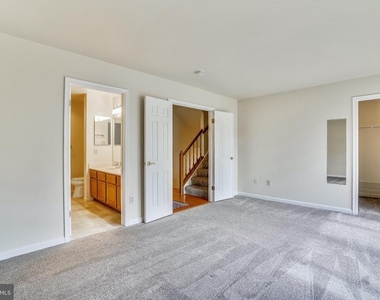 5205 Columbia Road - Photo Thumbnail 17