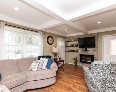609 Wingleaf Court - Photo Thumbnail 3