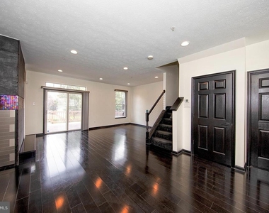 130 Spencer Circle - Photo Thumbnail 5