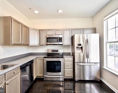 130 Spencer Circle - Photo Thumbnail 2