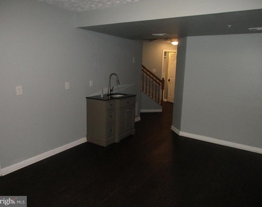 1024 Jeanett Way - Photo Thumbnail 17