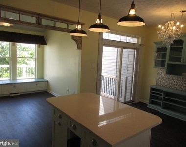 1024 Jeanett Way - Photo Thumbnail 7