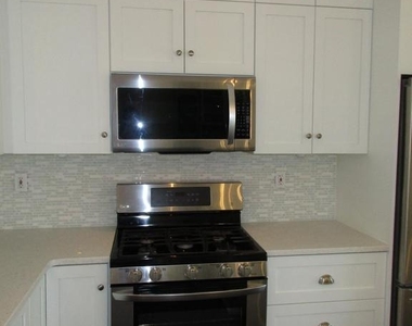 1024 Jeanett Way - Photo Thumbnail 5