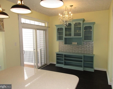 1024 Jeanett Way - Photo Thumbnail 3