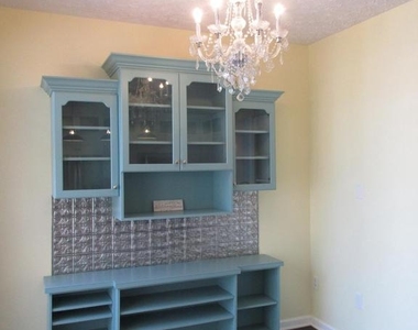 1024 Jeanett Way - Photo Thumbnail 10