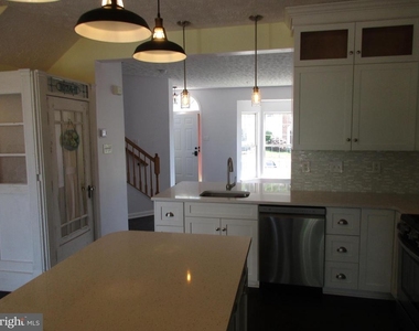 1024 Jeanett Way - Photo Thumbnail 9