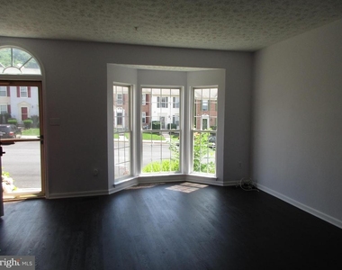 1024 Jeanett Way - Photo Thumbnail 31