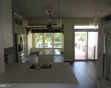 1024 Jeanett Way - Photo Thumbnail 33