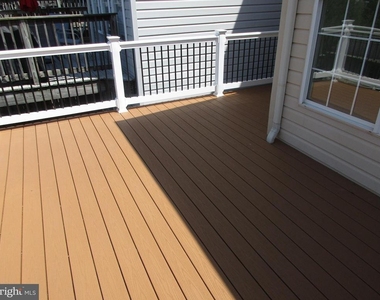 1024 Jeanett Way - Photo Thumbnail 12