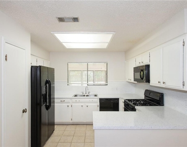 5811 Cannon Mountain Dr - Photo Thumbnail 8