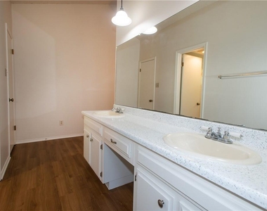 5811 Cannon Mountain Dr - Photo Thumbnail 13