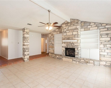 5811 Cannon Mountain Dr - Photo Thumbnail 3