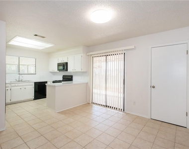 5811 Cannon Mountain Dr - Photo Thumbnail 6