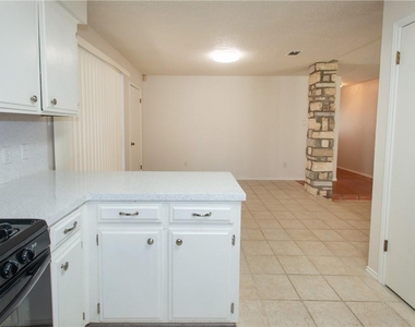 5811 Cannon Mountain Dr - Photo Thumbnail 9