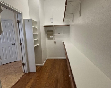 2412 Tivoli Dr - Photo Thumbnail 10