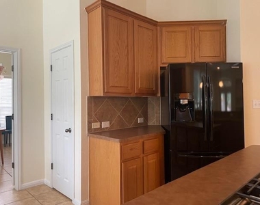 2412 Tivoli Dr - Photo Thumbnail 1