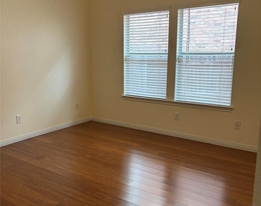 2412 Tivoli Dr - Photo Thumbnail 13