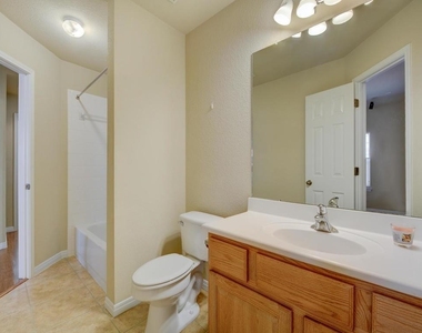 2412 Tivoli Dr - Photo Thumbnail 15