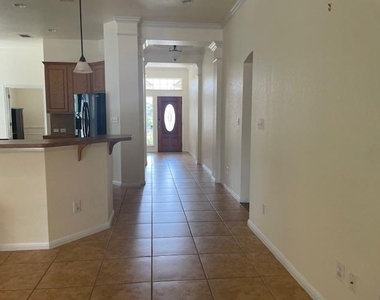 2412 Tivoli Dr - Photo Thumbnail 6