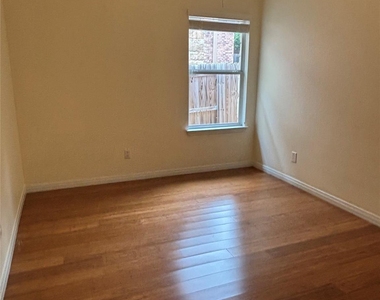 2412 Tivoli Dr - Photo Thumbnail 14