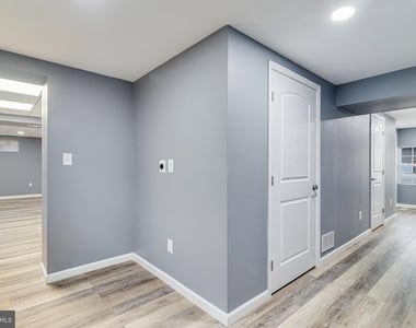 8325 Abc Farm Place - Photo Thumbnail 16