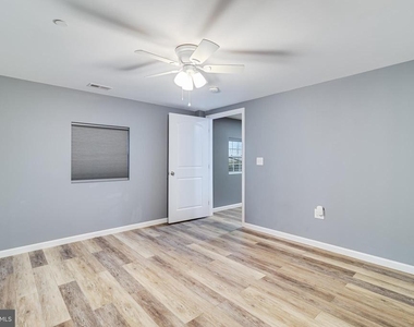 8325 Abc Farm Place - Photo Thumbnail 3