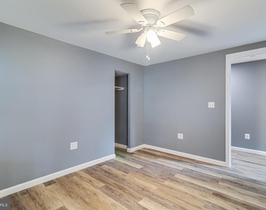 8325 Abc Farm Place - Photo Thumbnail 15