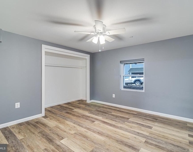 8325 Abc Farm Place - Photo Thumbnail 2