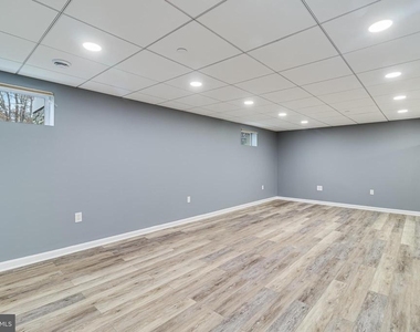 8325 Abc Farm Place - Photo Thumbnail 6