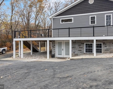 8325 Abc Farm Place - Photo Thumbnail 1