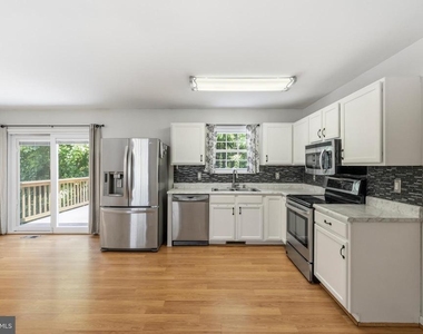 3535 Chesapeake Avenue - Photo Thumbnail 10