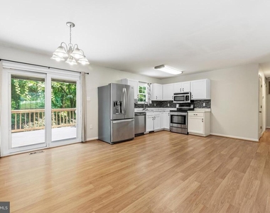3535 Chesapeake Avenue - Photo Thumbnail 6