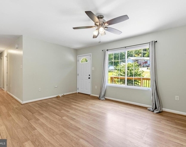 3535 Chesapeake Avenue - Photo Thumbnail 4