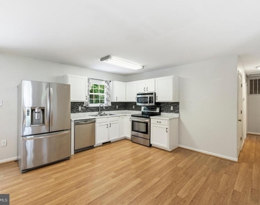 3535 Chesapeake Avenue - Photo Thumbnail 9