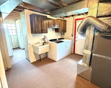 1234 Pleasant Valley Drive - Photo Thumbnail 19