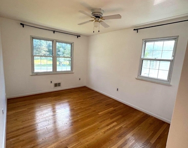 1234 Pleasant Valley Drive - Photo Thumbnail 11